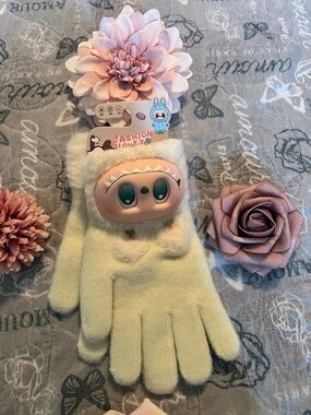 Labubu Gloves Cream Color